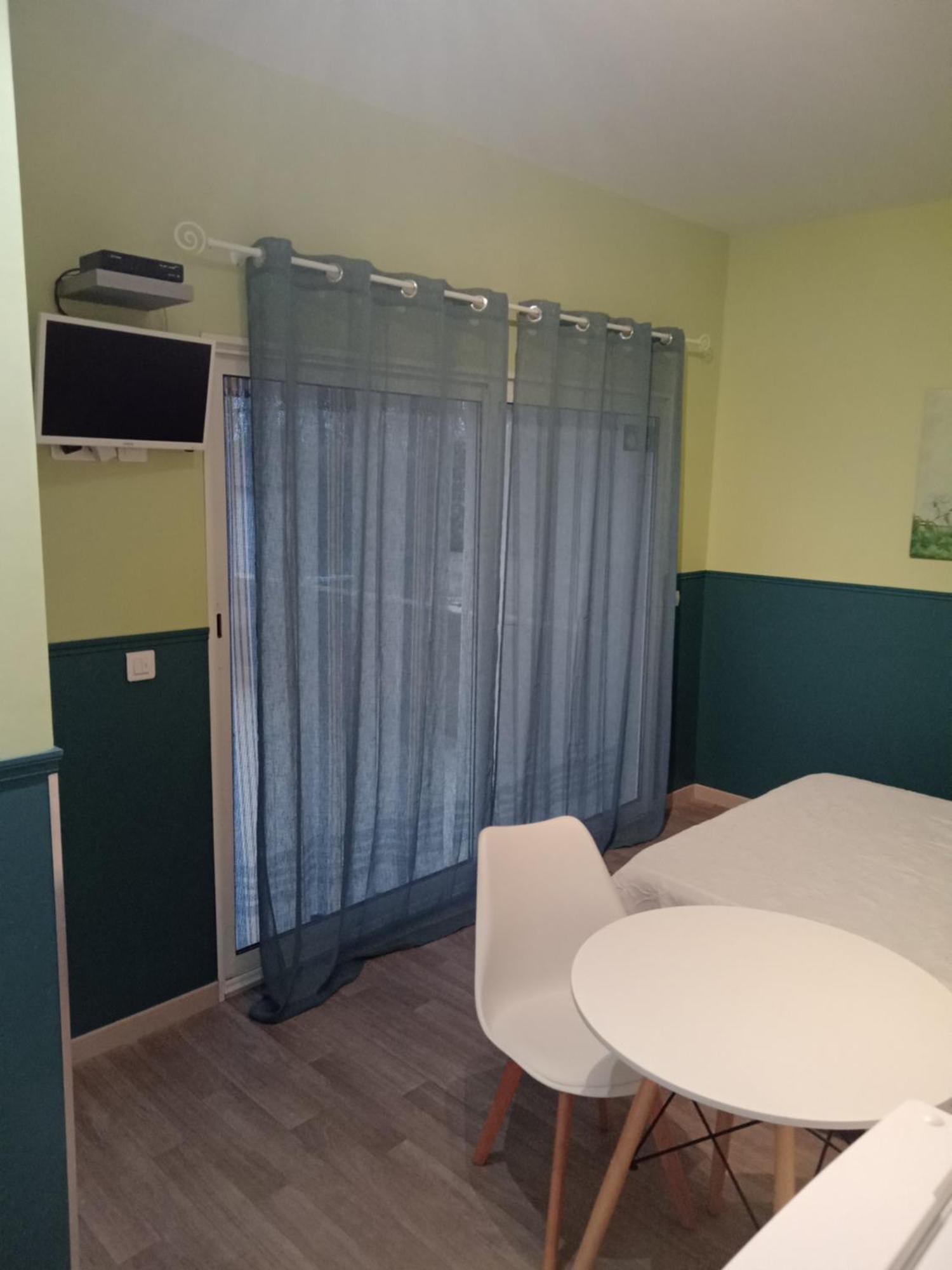 Chez Lulu Hotel Saint-Saturnin-d'Apt Ngoại thất bức ảnh